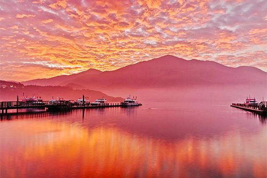 Sun Moon Lake and Cingjing Farm Day Tour | Things to do in Taiwan | Holigoes Travel